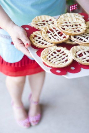 strawberry-birthday-party-pies