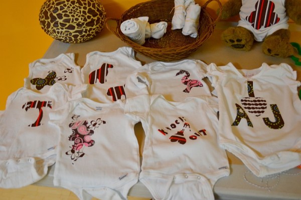 safari-baby-shower-onesies