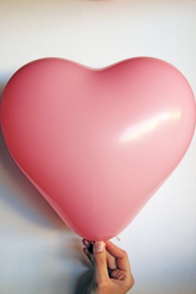 candy-heart-balloons