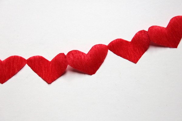 Valentine's Day DIY Heart Streamers