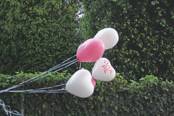 valentines-day-candy-heart-balloon-diy