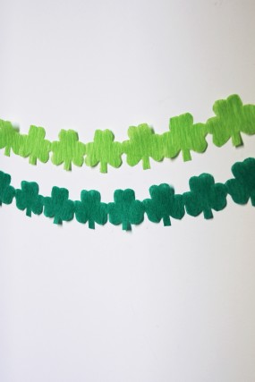 diy-shamrock-streamer-garland