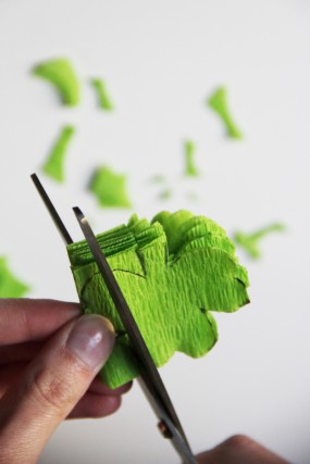 St. Patrick's Day DIY Shamrock Streamer Garland