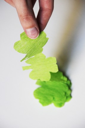 diy-st-patricks-day-shamrock-streamers