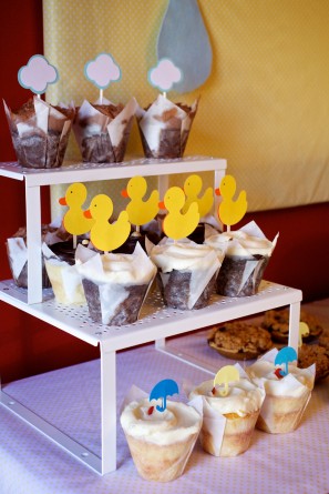 blue-yellow-baby-shower-cupcakes