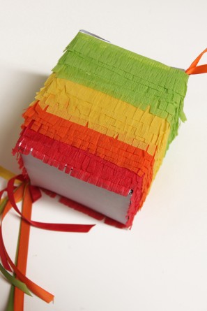 how-to-make-mini-pinatas