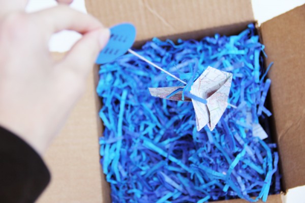 diy-paper-airplane-fathers-day