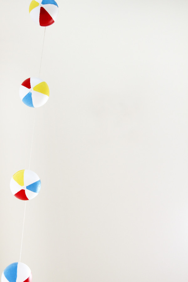 DIY Beach Ball Garland