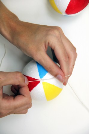 How to Make a Beach Ball Garland