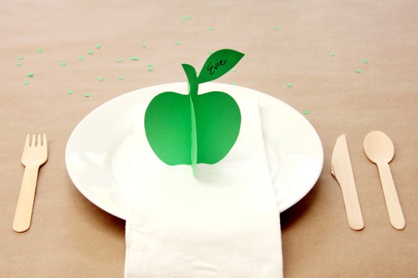 DIY 3D Apple Place Cards