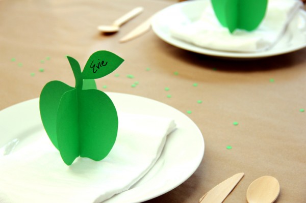 Printable DIY 3D Apple Place Cards