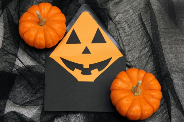 DIY Halloween Jack-o-Lantern Envelope Liners