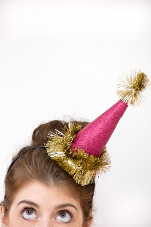 DIY Holiday Glitter Party Hats
