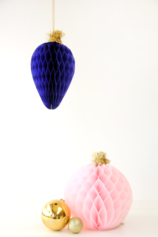 DIY Honeycomb Christmas Bulbs | Studio DIY