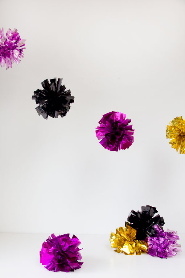 How To Make Cheerleader Pom Poms - Kids Craft Room