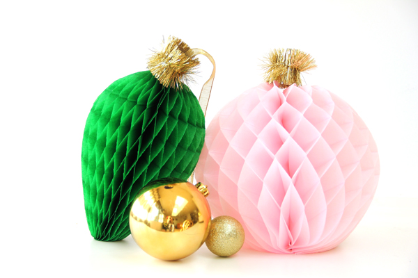 DIY Honeycomb Christmas Bulbs | Studio DIY