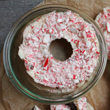 Peppermint-Bark-Donuts-600×400