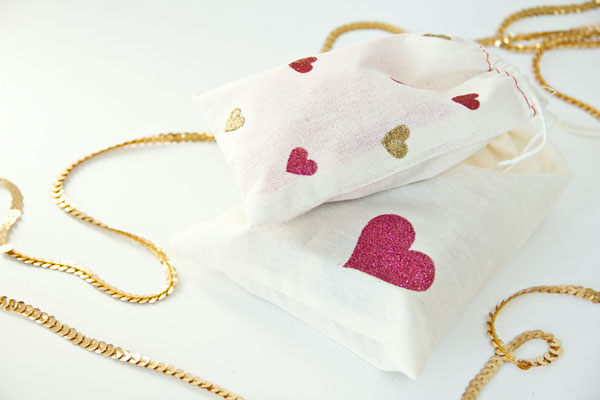 DIY Valentine's Day Glitter Heart Bags