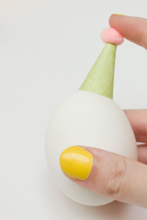 DIY Tutorial for Party Hat Eggs