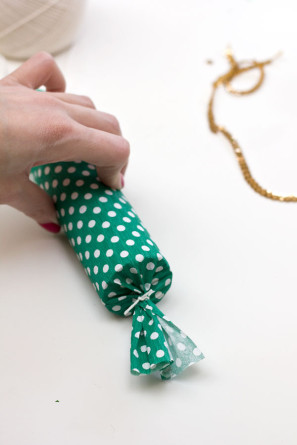 St Patricks Day DIY Confetti Poppers