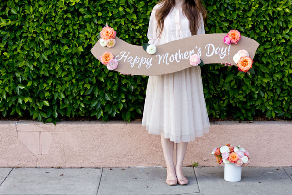 DIY Flower Banner and Bouquet for Mothers Day