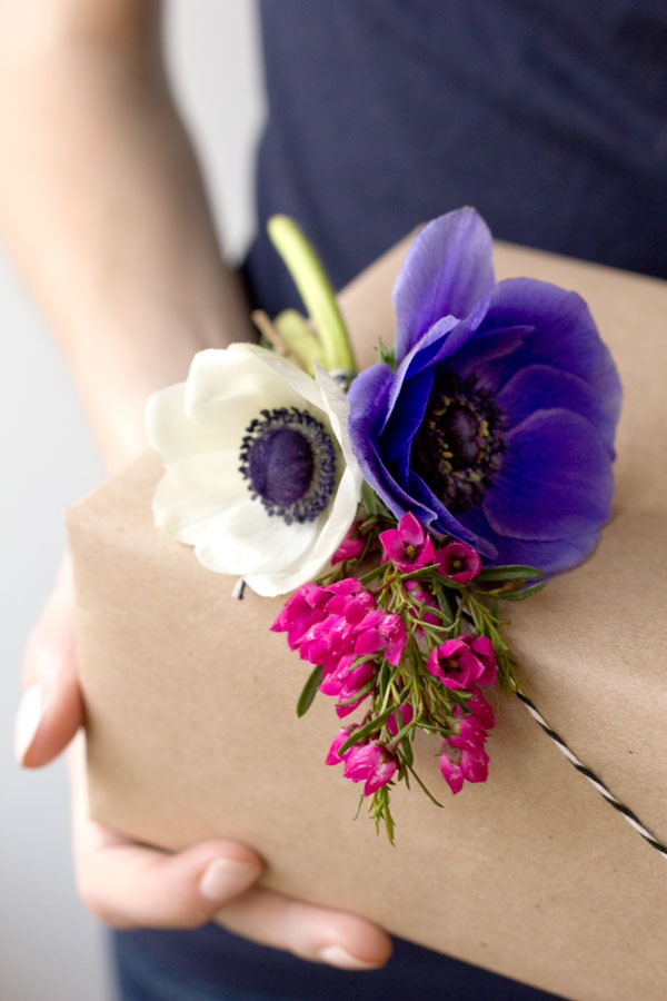 How to Gift Wrap Fresh Flowers Like a Pro