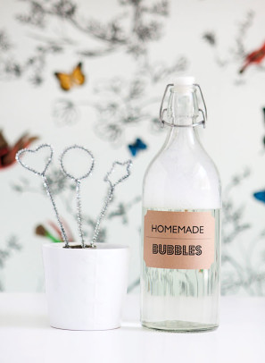 DIY Pipe Cleaner Bubble Wands