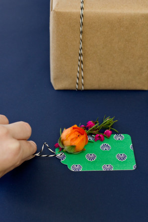 How To Make Fresh Flower Gift Tags