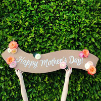 A DIY "Happy Mother's Day Banner" Mom Won't Forget