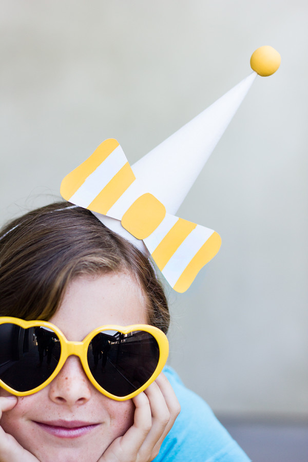 DIY Paper Bow Party Hats