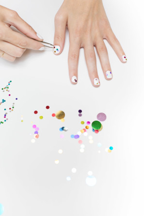 How To Do A Confetti Manicure