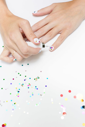 How to add confetti to nails