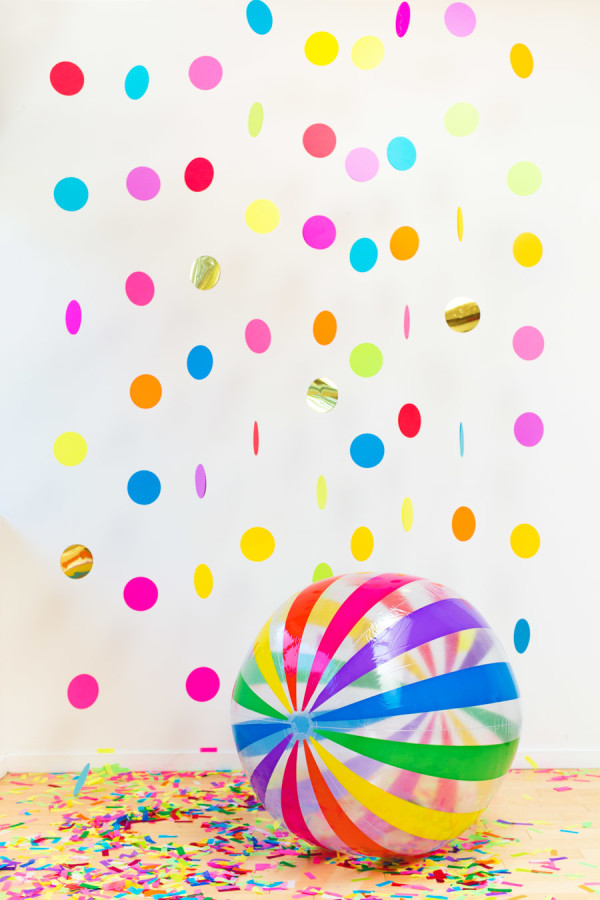 DIY Floating Confetti Photobooth In a Box