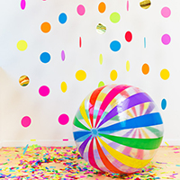 DIY-Floating-Confetti-Photobooth-In-a-Boxthumb