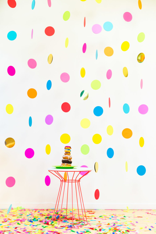 Floating Confetti Photobooth Backdrop DIY