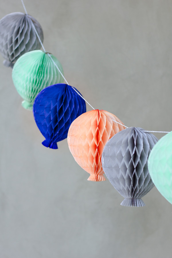 DIY Honeycomb Balloon Garland