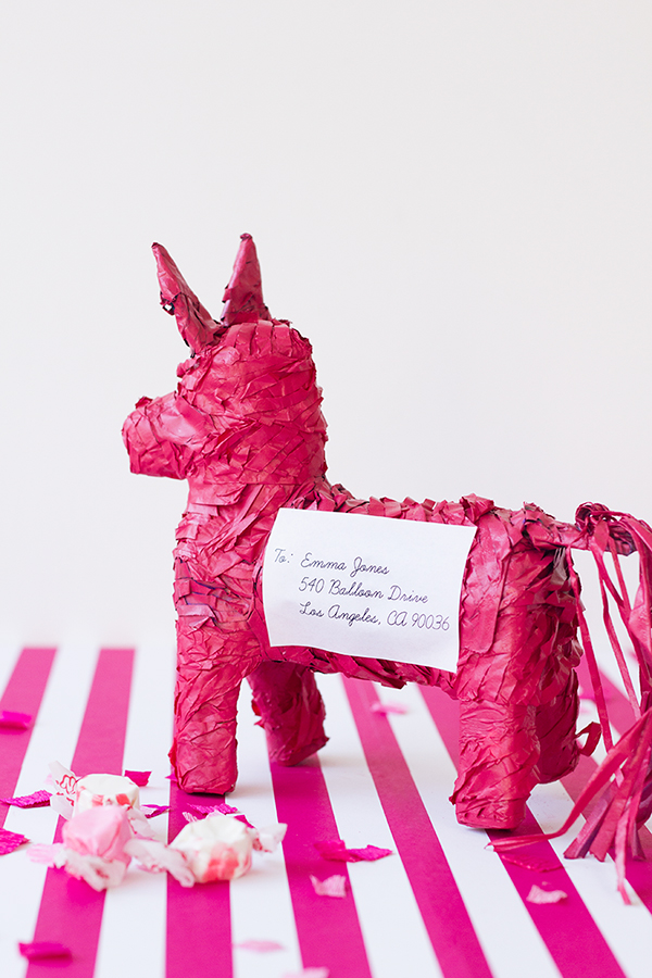 piñata  Pink gift box, Birthday pinata, Piñata ideas