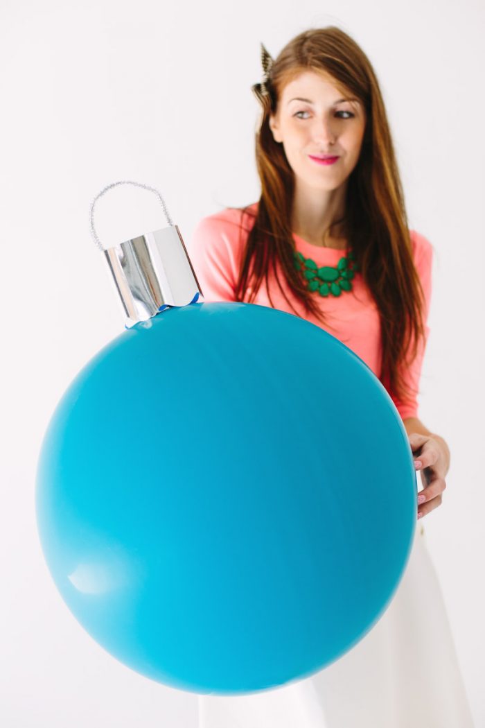 DIY Giant Ornament Balloons2