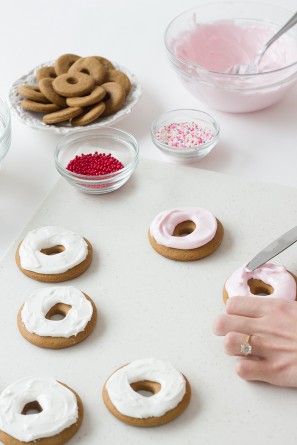 Gingerbread Donut Cookies