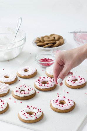 Gingerbread Donut Cookies