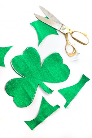 DIY Giant Shamrock Streamers