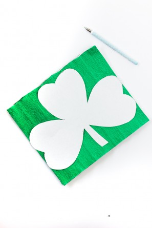 DIY Giant Shamrock Streamers