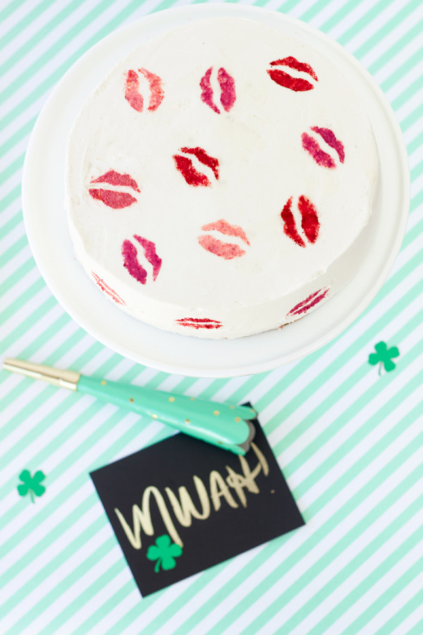 Kiss Me (I'm Irish!) Cake