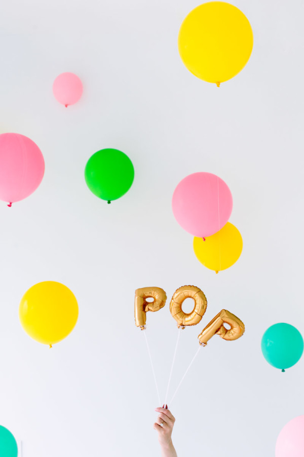 DIY Baby Shower Balloon Photo Booth