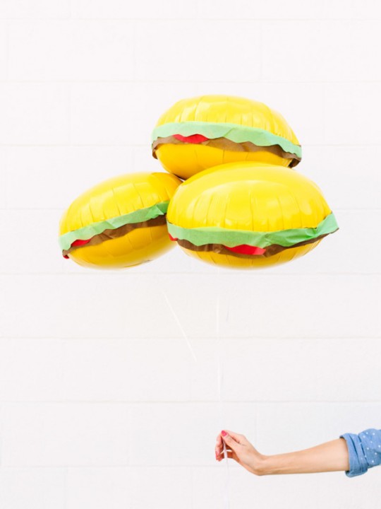 DIY Burger Balloons