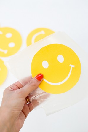 DIY Smiley Face Favor Pouches