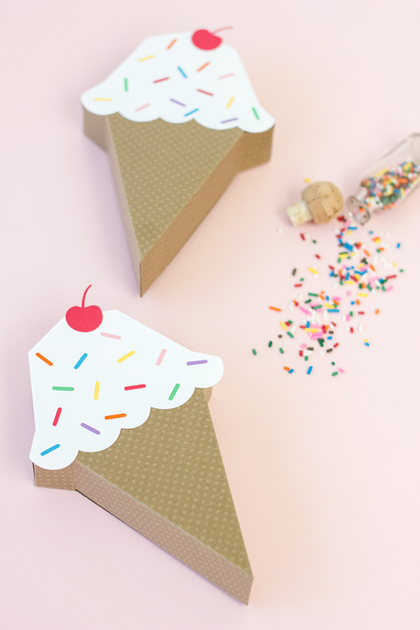 DIY Ice Cream Cone Treat Box
