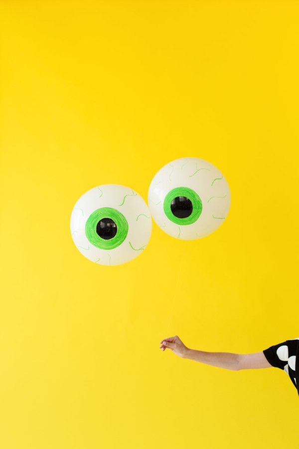 DIY Eyeball Balloons