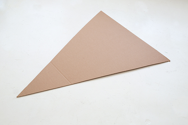 Cardboard triangle 
