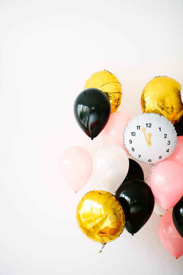 DIY Clock Balloons for New Year's Eve